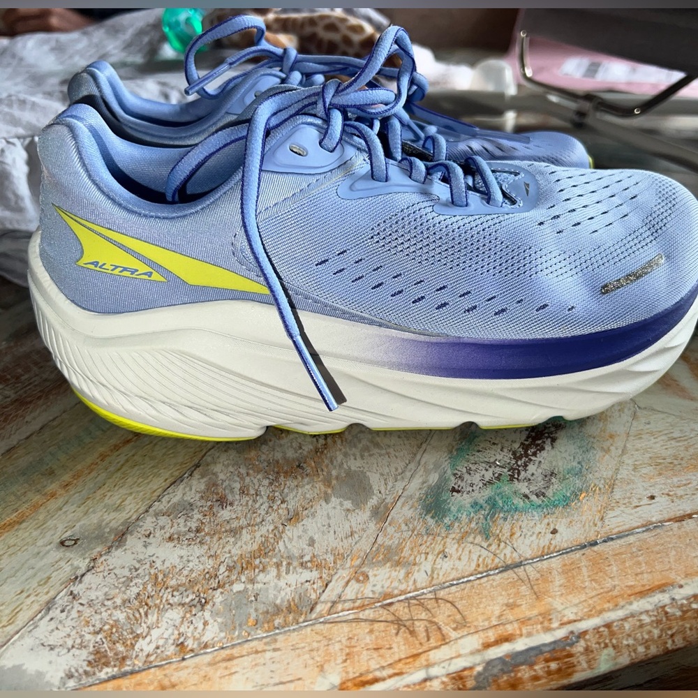 brand new altra running shoes🤍